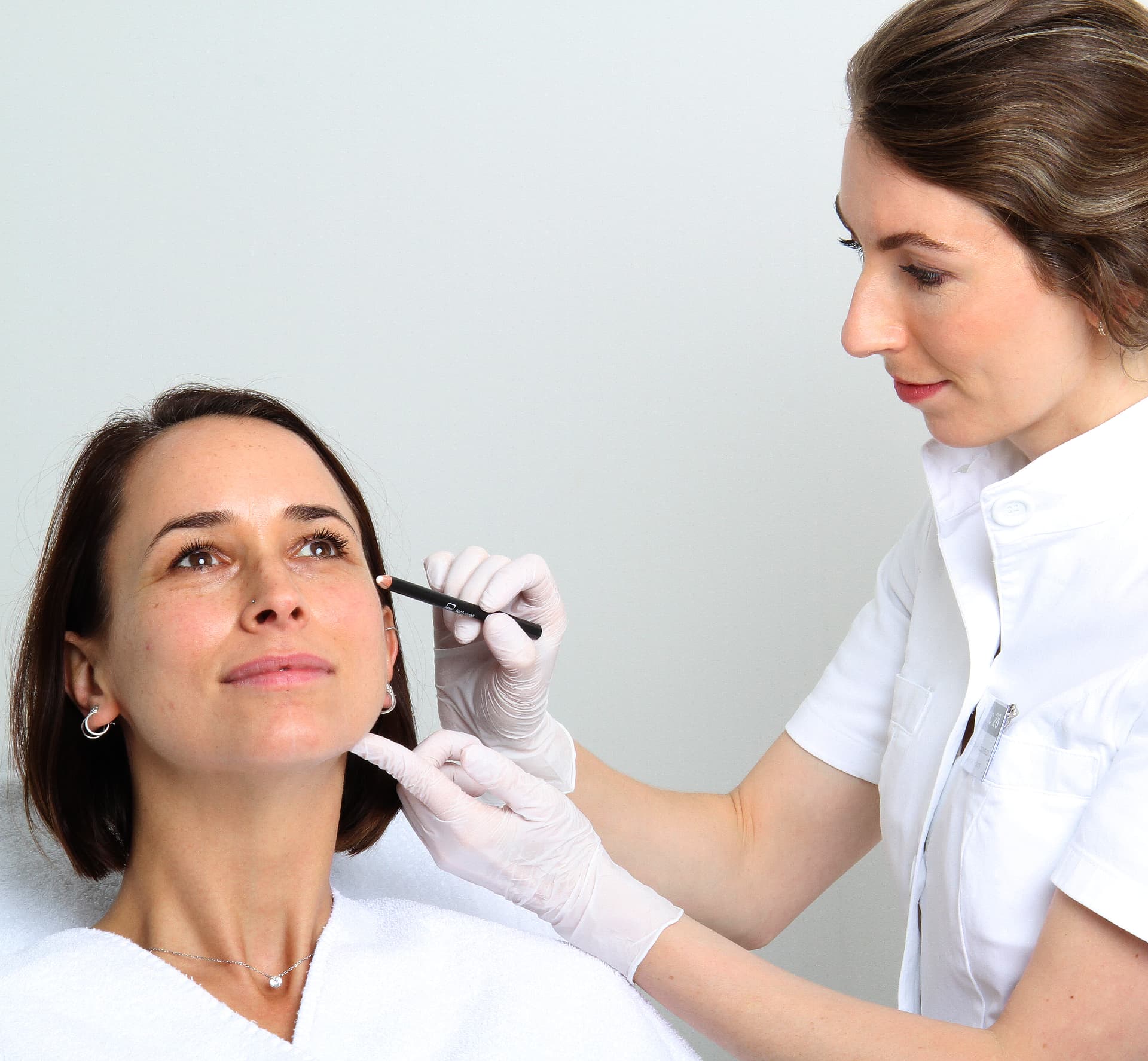 Jukbeenderen & wangvolume — behandeling bij Clinic 28